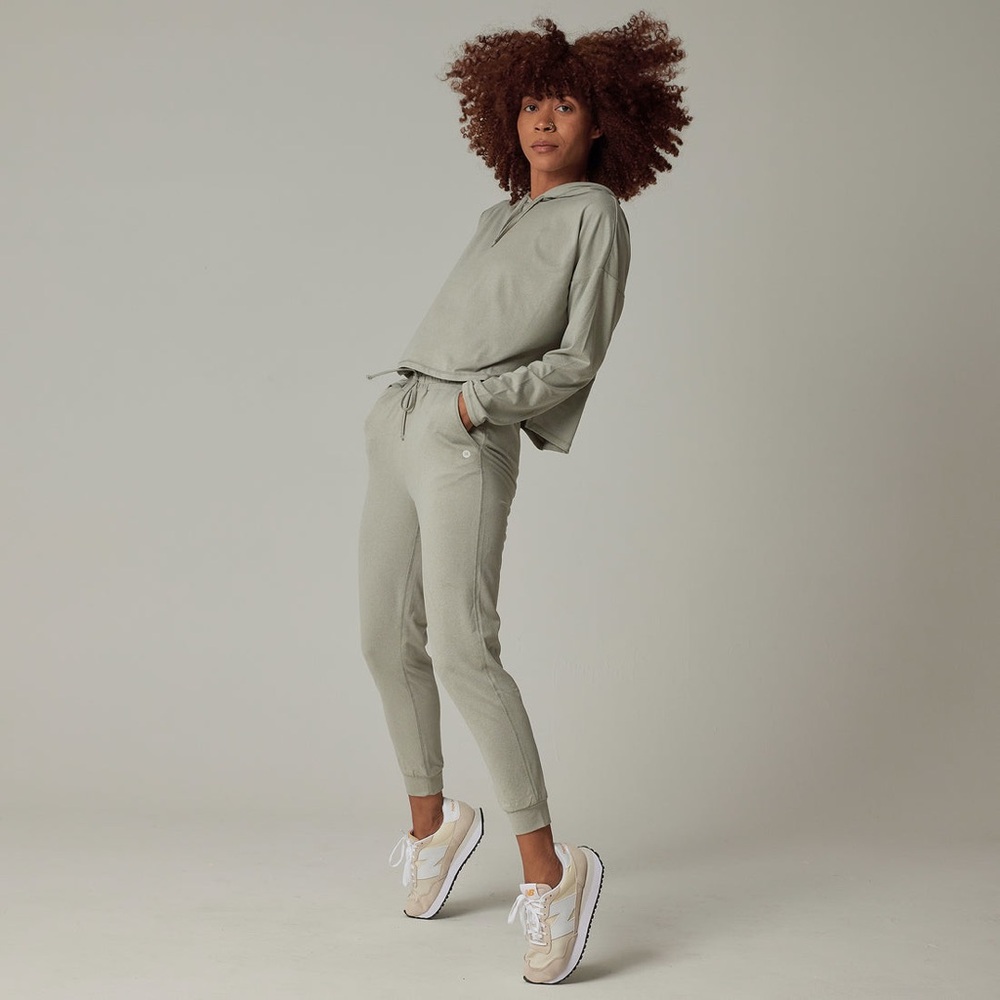 Rylee + Cru Play xx Play Cadence Tech Jogger and Pullover in Ash